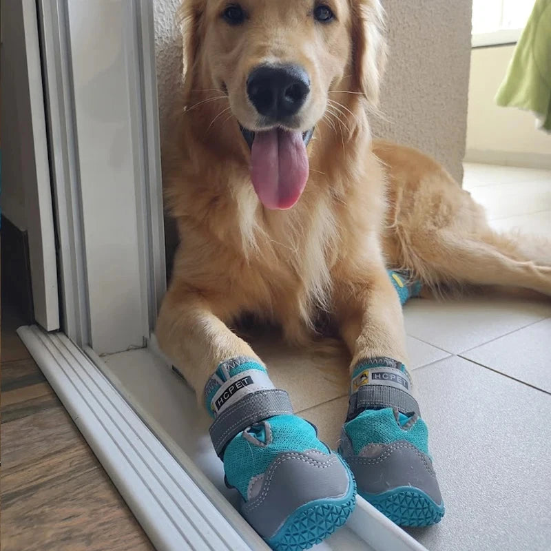 4Pcs/Set Dog Shoes for Large Dogs Breathable Professional Outdoor Dog Shoes Anti-Slip Durable Pet Shoes for Hiking Rubber Sole