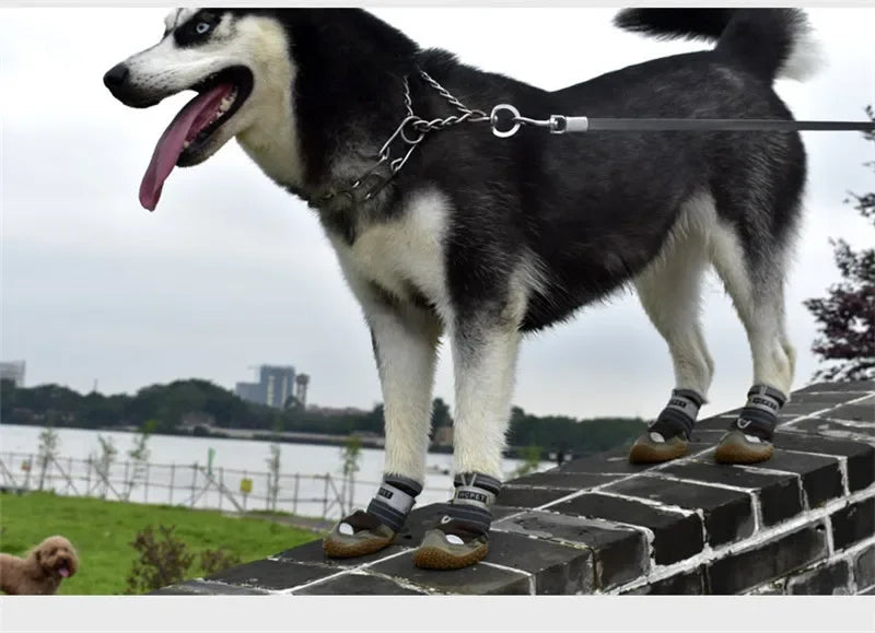 4Pcs/Set Dog Shoes for Large Dogs Breathable Professional Outdoor Dog Shoes Anti-Slip Durable Pet Shoes for Hiking Rubber Sole